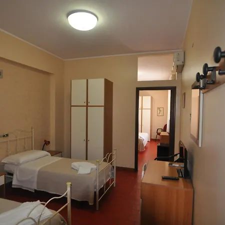 莫墨餐厅酒店 3*